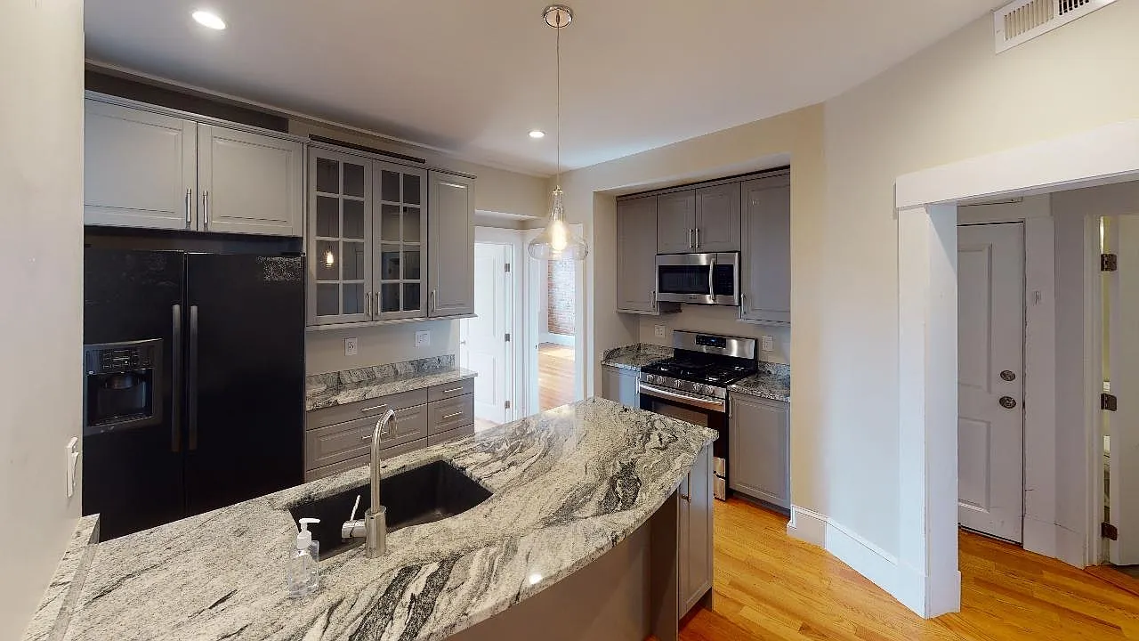 38 Frankfort Street, Unit 3 — Photo 1