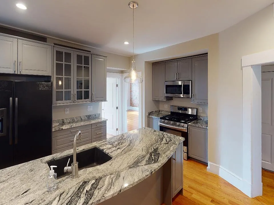 38 Frankfort St #3