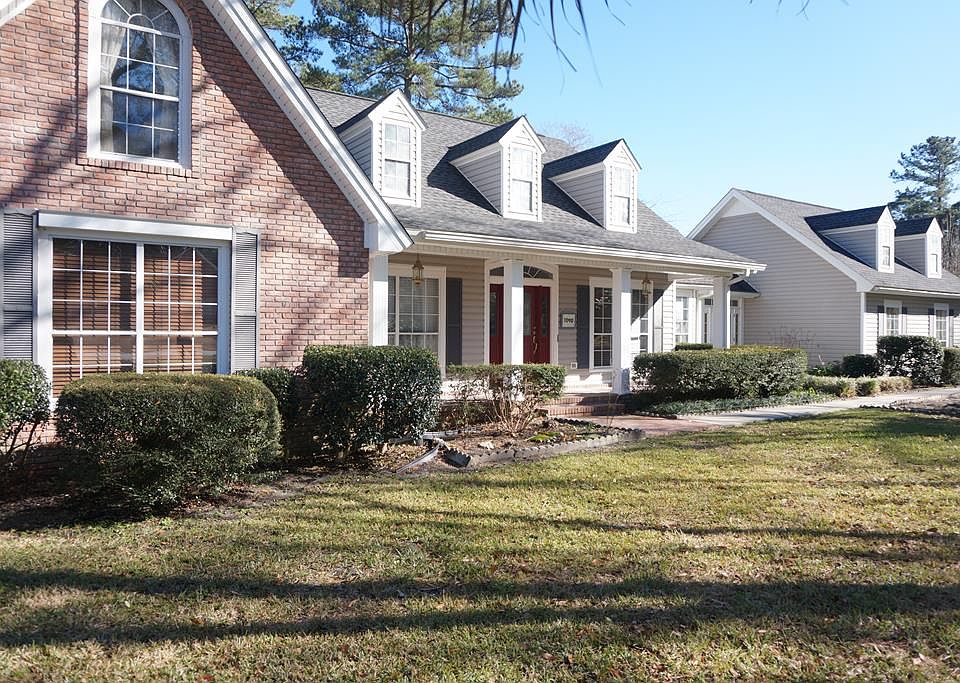 1st image of 1090 Riverdale Dr