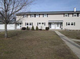 96 Woodbridge Rd, Chicopee, MA 01022