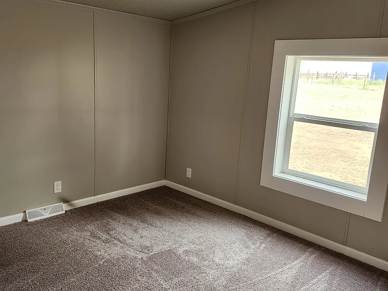 9010 Bowen Ln — Photo 11