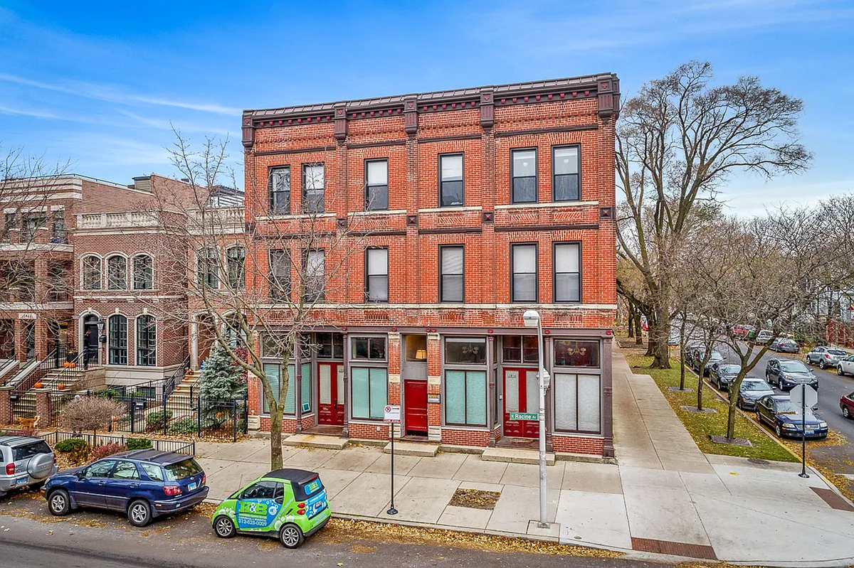 Building Photo - 2954 N Racine Ave