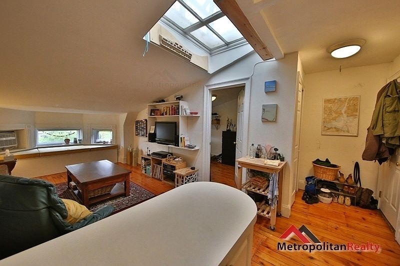 1st image of 924 President St APT 5