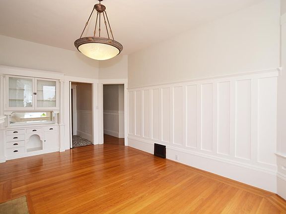 3rd image of 154A Carl St
