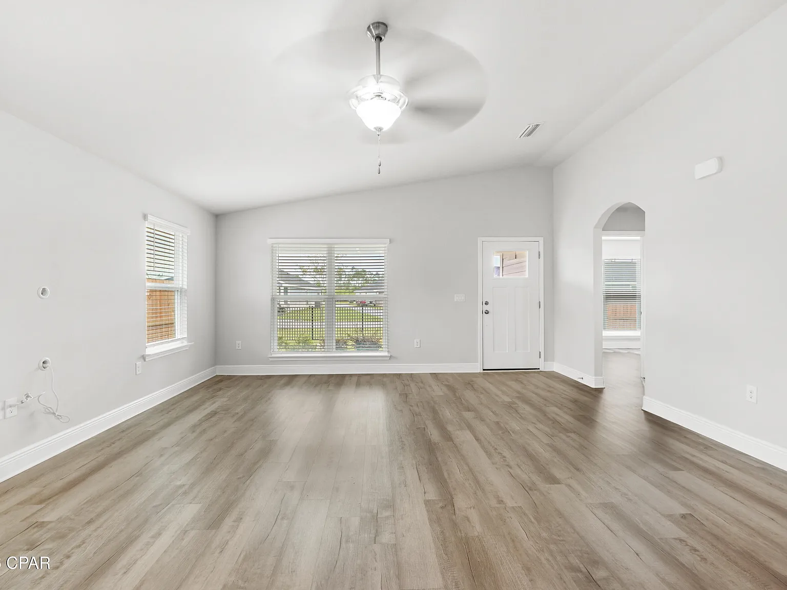 3 bed, 1720 sqft, $2,095 — Photo 3