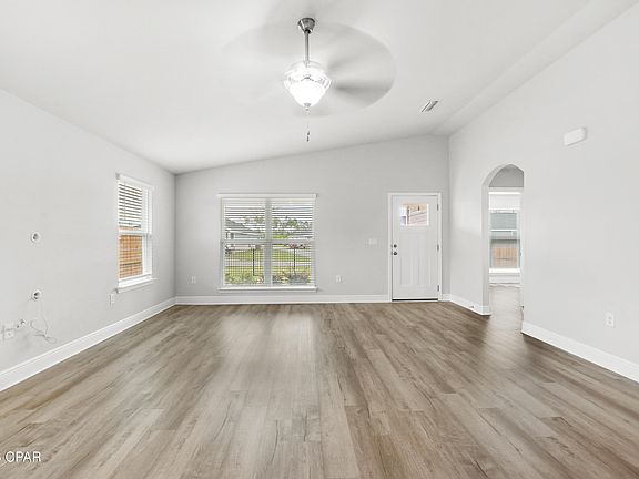 3rd image of 1003 Bayside St