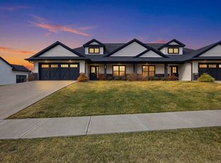 1003 Dubs Dr, Iowa City, IA