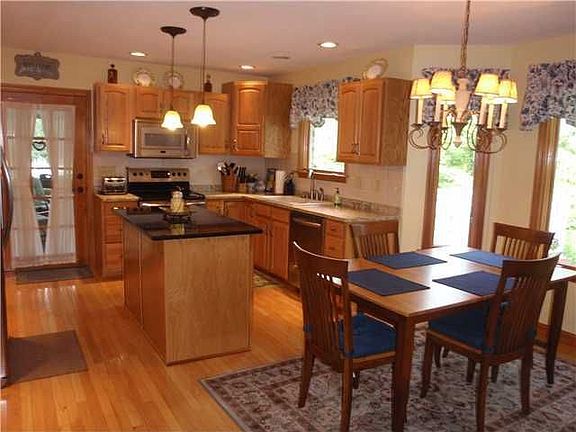 3rd image of 1897 Water Oak Ct