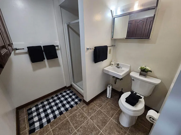525 E Pine St — Photo 25