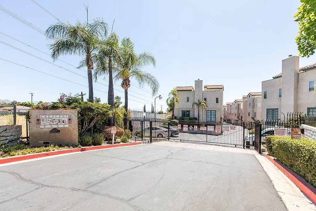 13901 Olive View Ln — Photo 1
