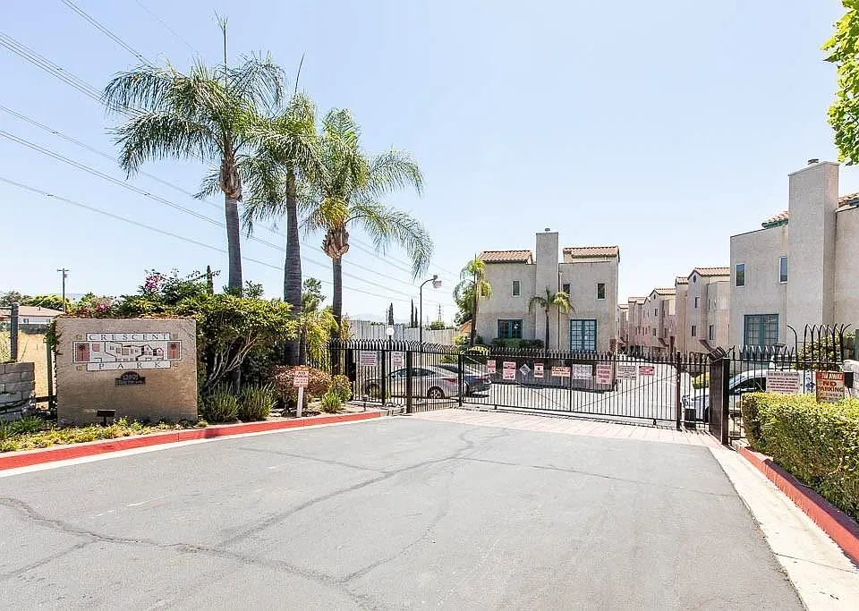 13901 Olive View Ln