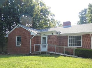 1842 Lyndhurst Rd, Waynesboro, VA 22980