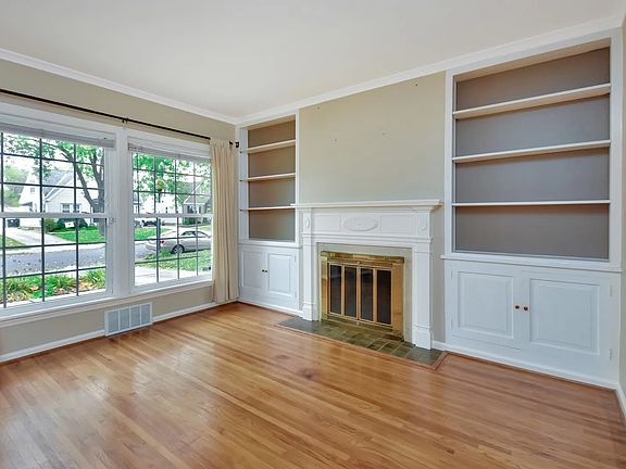 2nd image of 1008 E Fairoaks Ave
