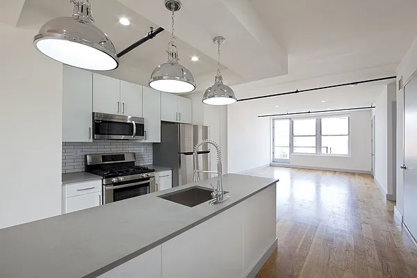 Rented by Bold New York | media 12