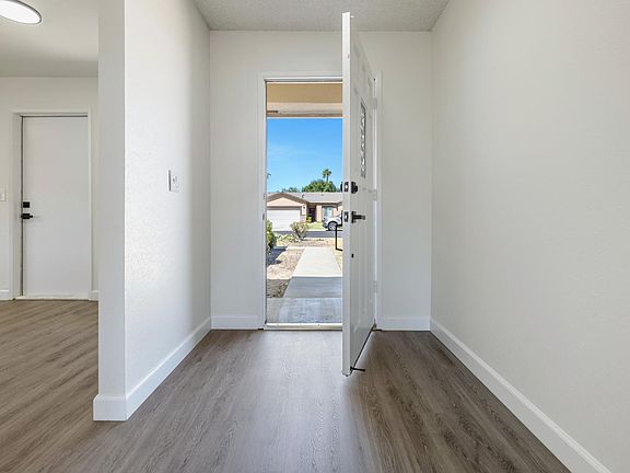 3rd image of 2117 Beechwood Ct