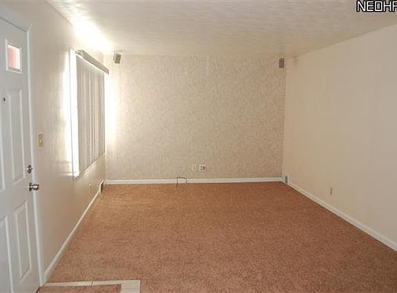 2nd image of 114 Island Dr