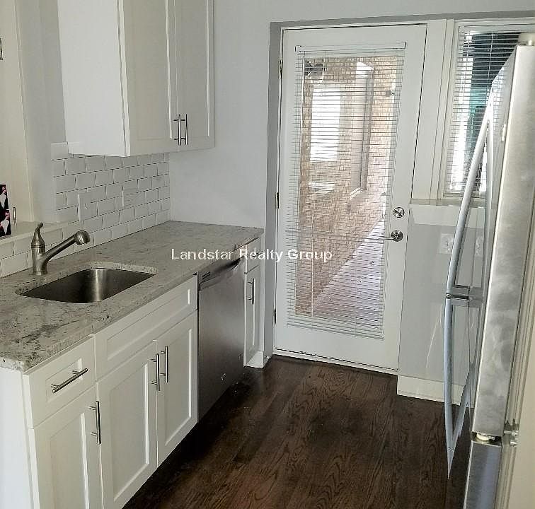 1st image of 850 W Newport Ave APT 2F