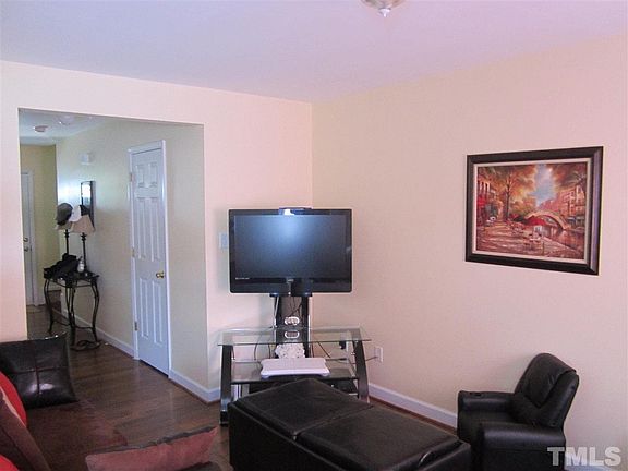 5th image of 169 Anna St
