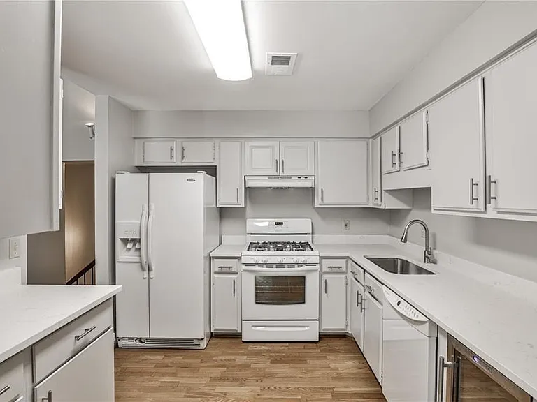 3817 Paces Ferry West SE #3817 — Photo 6