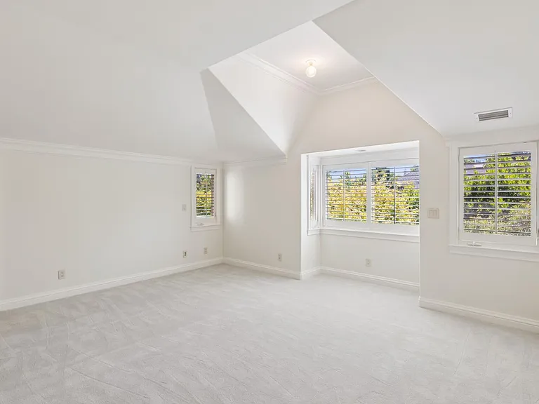 845 Windsor Dr — Photo 39