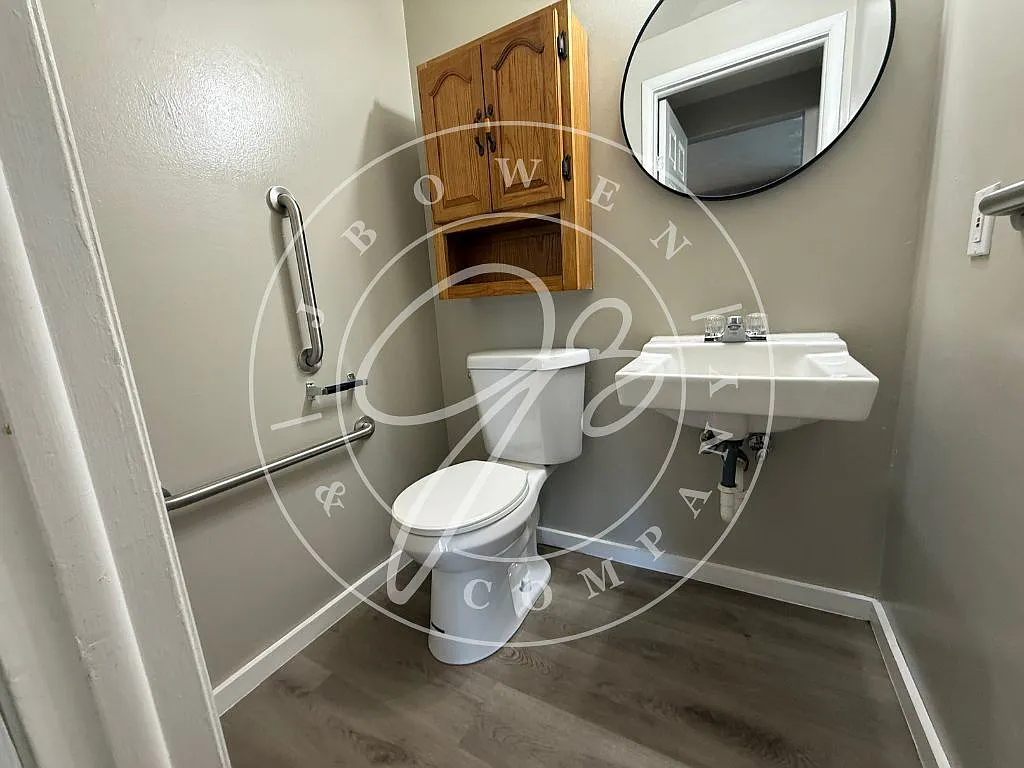 4 bed, 1.5 bath, 1472 sqft, $1,900 — Photo 4