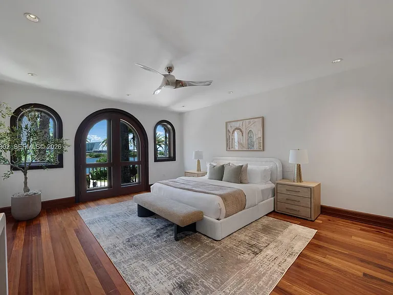 16 Palm Ave — Photo 22