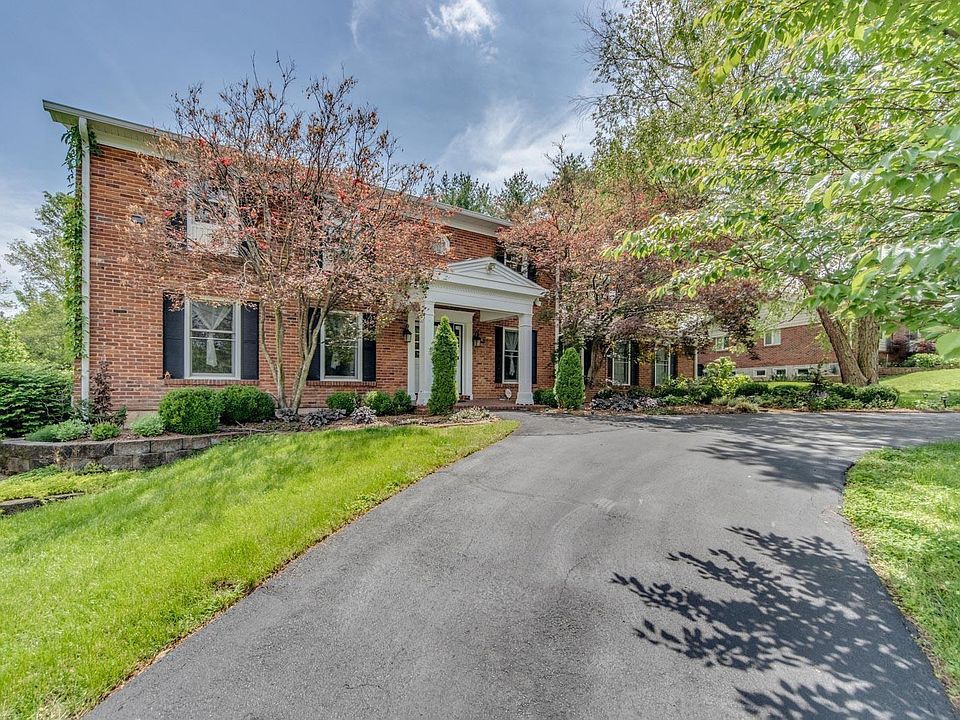 1st image of 120 Royal Gate Dr