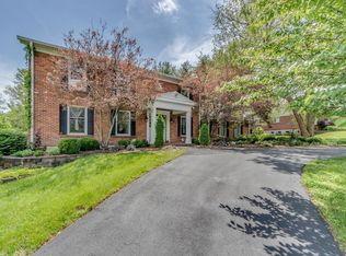 120 Royal Gate Dr, Saint Louis, MO 63141