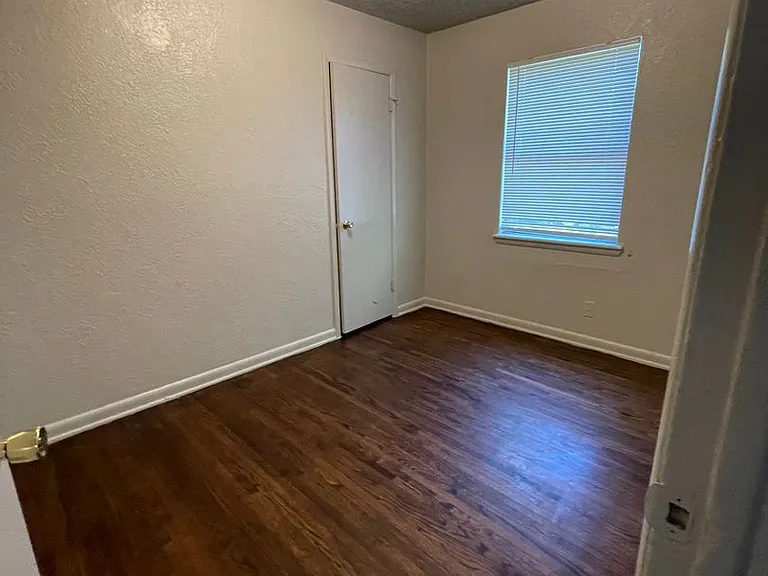 4257 E Young Pl — Photo 3