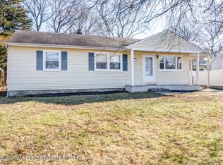 995 Canton Dr, Toms River, NJ 08753