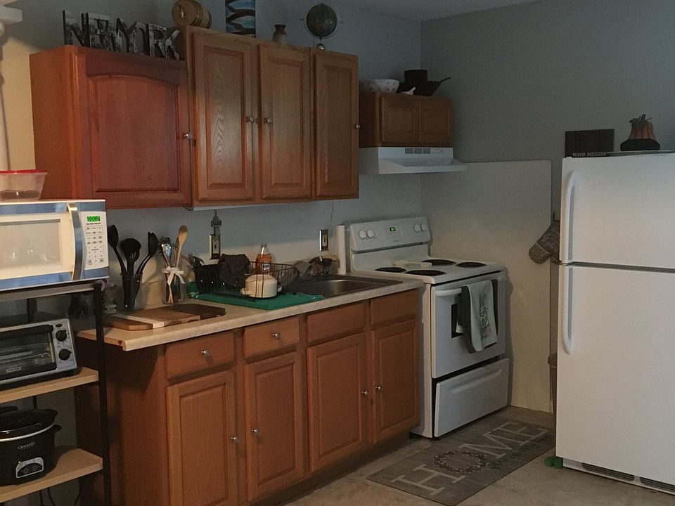 2nd image of 824 Sunset Dr #C