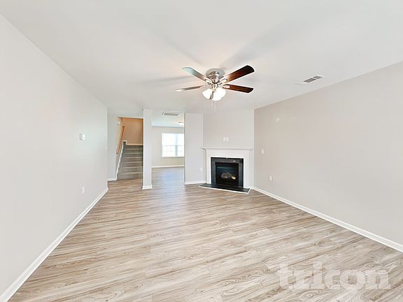 3rd image of 1790 Eastway Dr