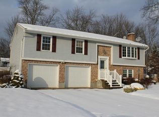 138 Elmar Dr, Feeding Hills, MA 01030