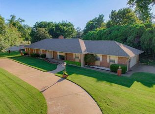 718 Red Oak Dr, Ponca City, OK 74604