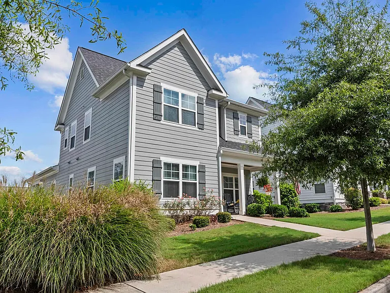 1540 Carriage Ridge Dr — Photo 4