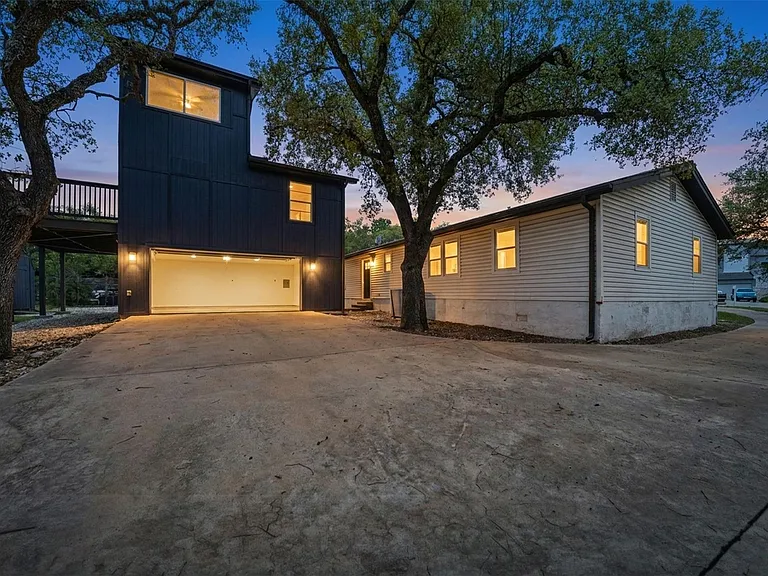 14405 Tucumcari Trl — Photo 1