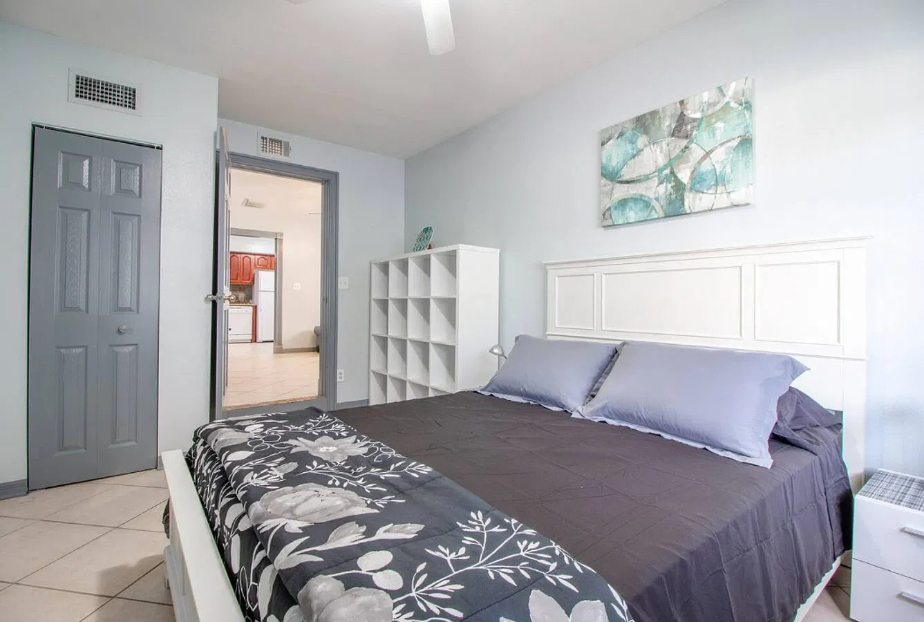 3 bed, 1023 sqft, $700 — Photo 1