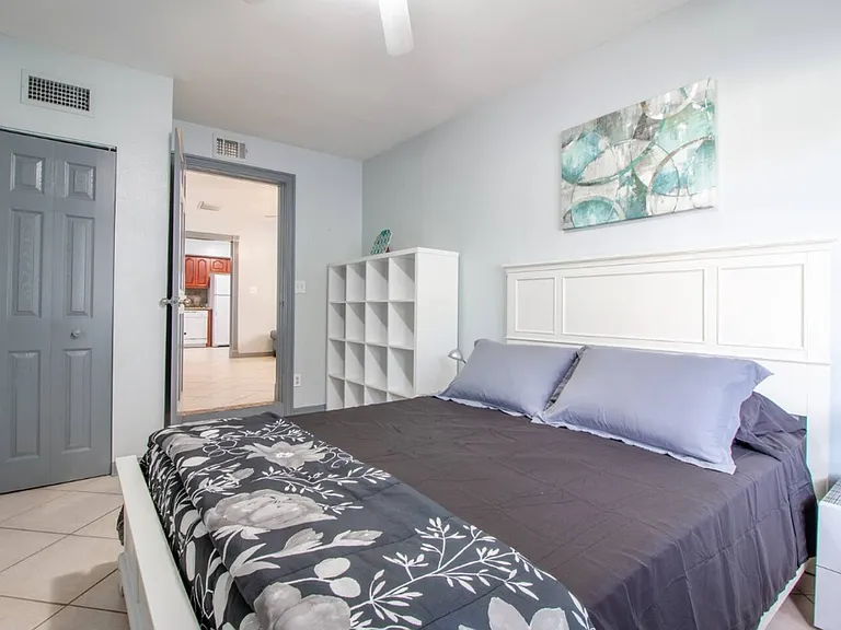 1815 Larkin Ave #3 — Photo 1