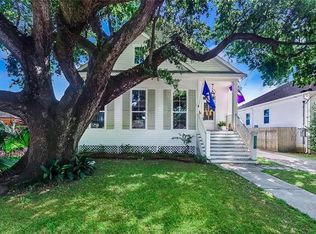 5627 Pratt Dr, New Orleans, LA 70122