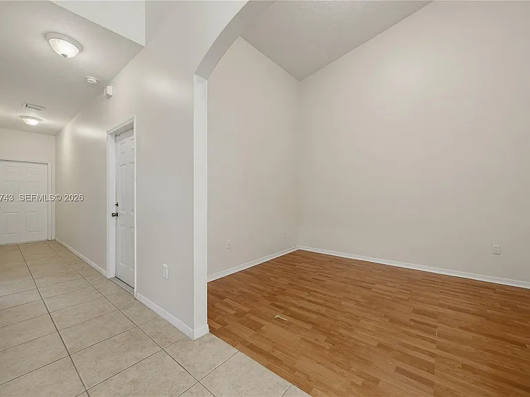 3393 NE 11th Dr — Photo 11
