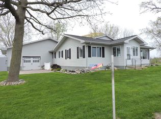 5767 Sandy Dr, Pinconning, MI 48650