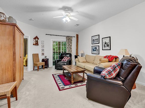 4th image of 160 Lazy Willow Ln. #202
