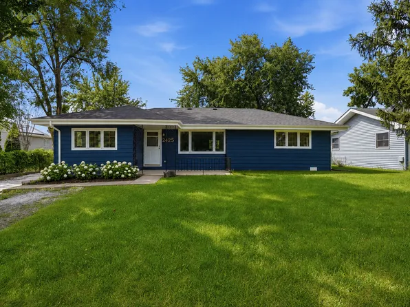 2425 E Sand Lake Rd, Lindenhurst, IL 60046