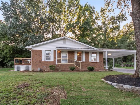 391 Spring Valley Dr SW, Calhoun, GA 30701