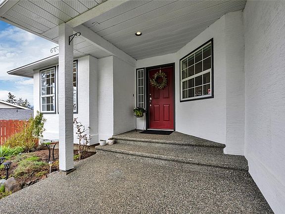 4th image of 1329 Kingsview Rd