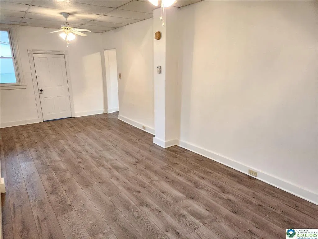 2 bed, 868 sqft, $1,550 — Photo 3