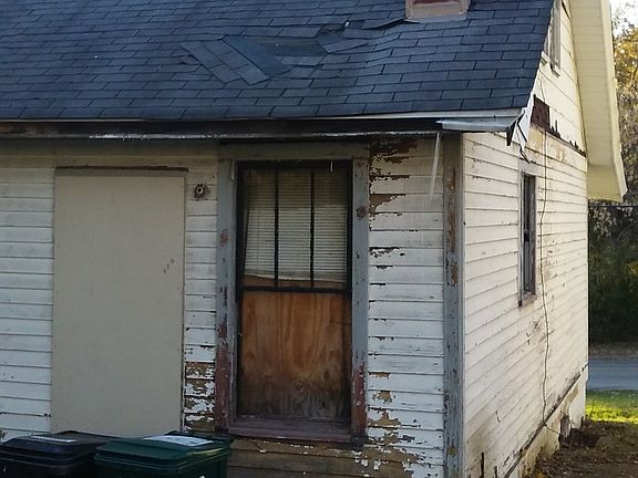 4th image of 808 Fairbanks Ave