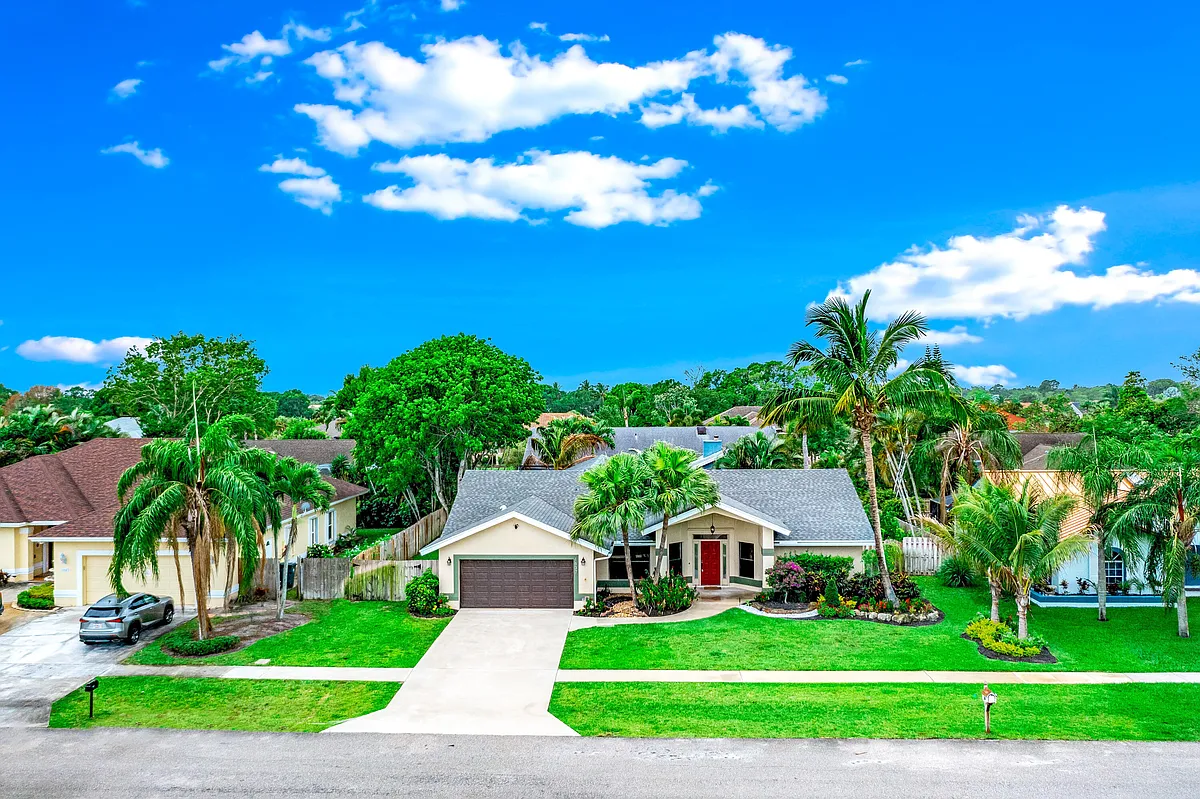 Building Photo - 1637 Farmington Cir