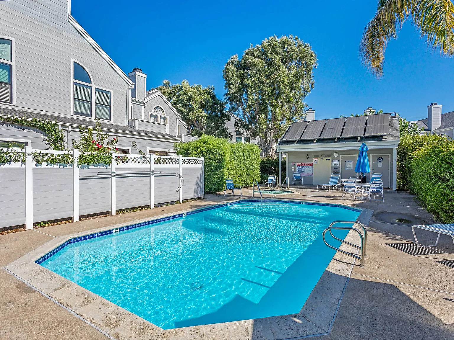 3 bed, 2.5 bath, 1738 sqft, $4,800 — Photo 3