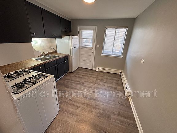 2nd image of 2108 S 17th Ave APT 1E
